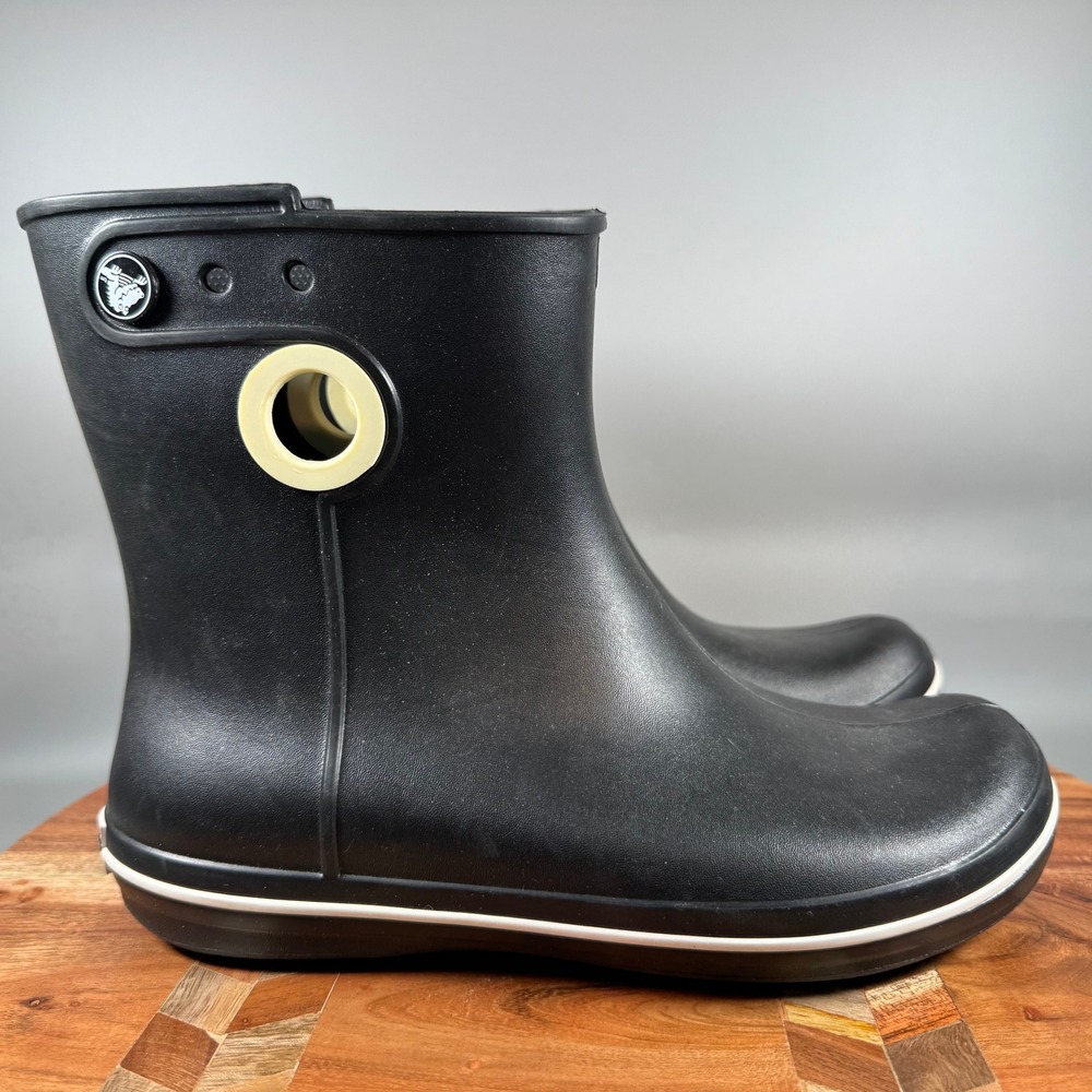 Crocs Jaunt Shorty Rain Boots Womens 6 Black White Waterproof Ankle Booties
